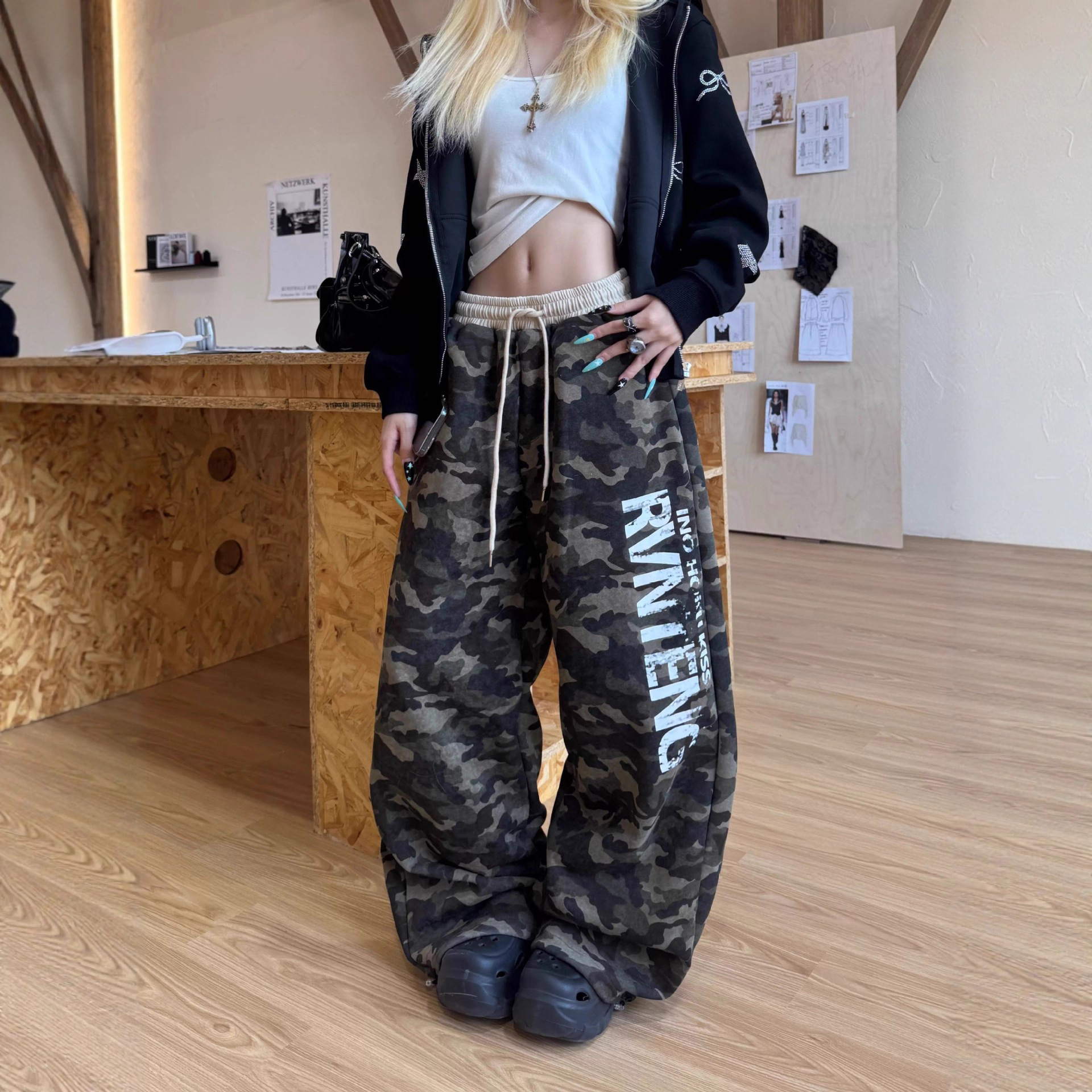 复古街头字母印花迷彩宽松爵士弯刀裤女秋季辣妹拖地显瘦嘻哈卫裤